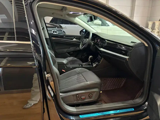 Volkswagen Passat — Фото автомобиля 9