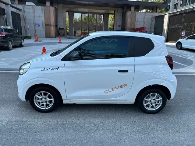 Roewe Clever — Фото автомобиля 3