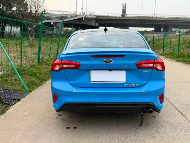 Ford Focus — Фото автомобиля 13
