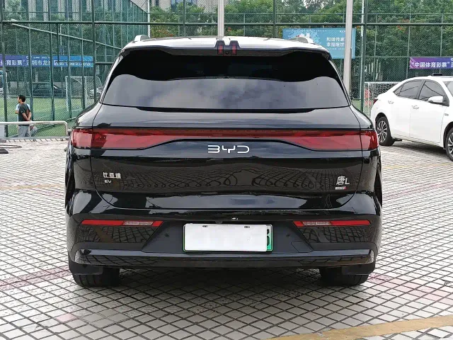 BYD Tang L — Фото автомобиля 4