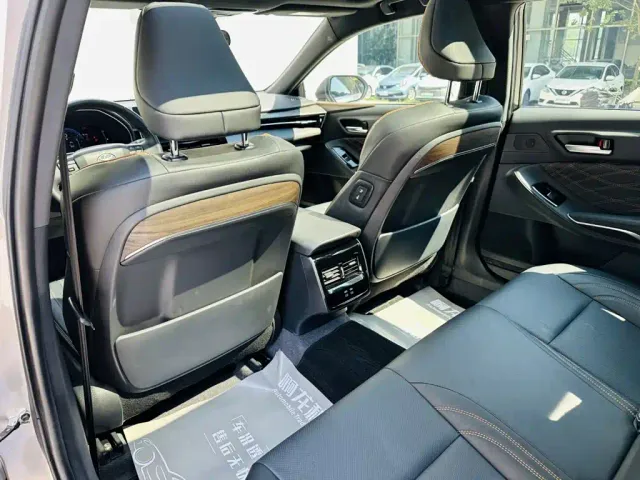 Toyota Avalon — Фото автомобиля 10