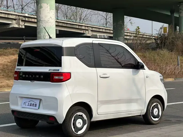 Wuling Hongguang Mini EV — Фото автомобиля 6