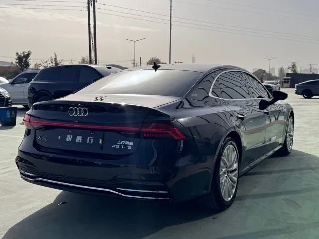 Audi A7L — Фото автомобиля 7