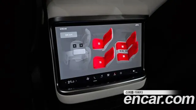 Tesla Model X — Фото автомобиля 24