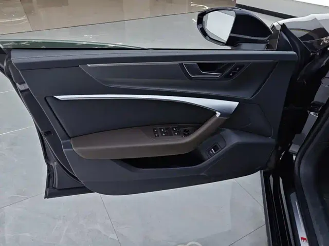 Audi A7L — Фото автомобиля 7
