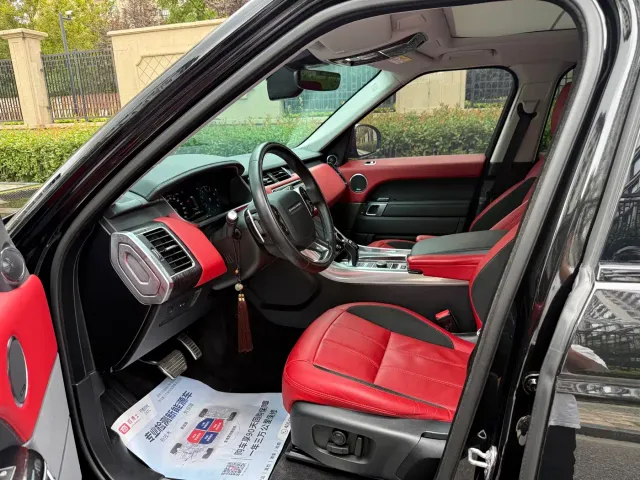 Land Rover Range Rover Sport — Фото автомобиля 8