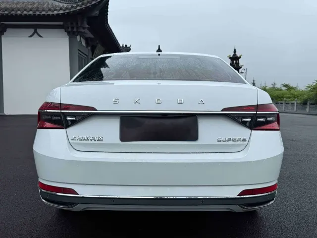 Skoda Superb — Фото автомобиля 5