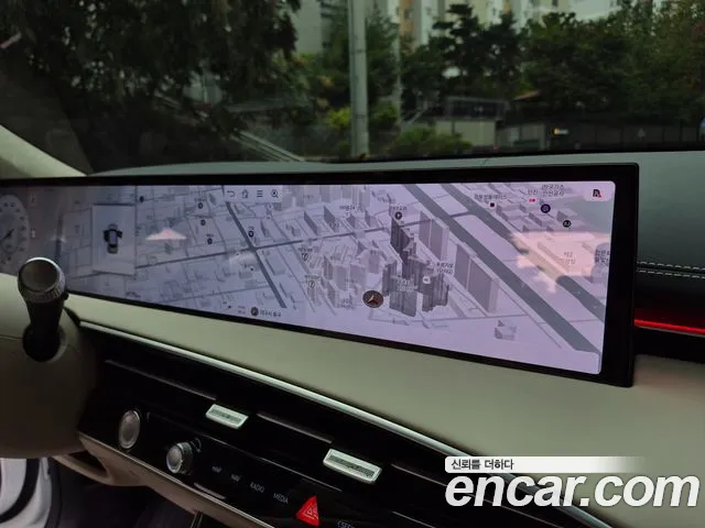 Genesis GV70 — Фото автомобиля 9
