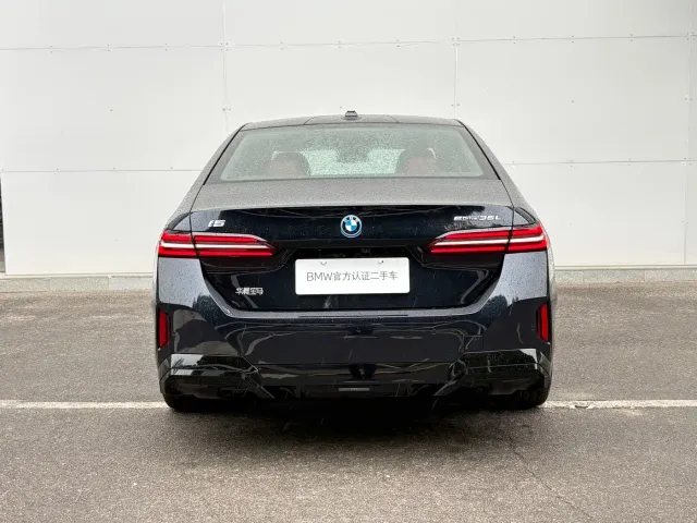 BMW i5 — Фото автомобиля 13