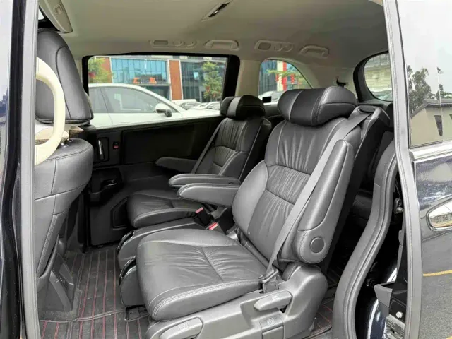 Honda Odyssey — Фото автомобиля 16