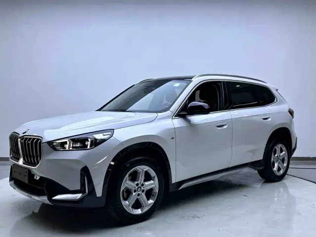 Фотография автомобиля — BMW X1