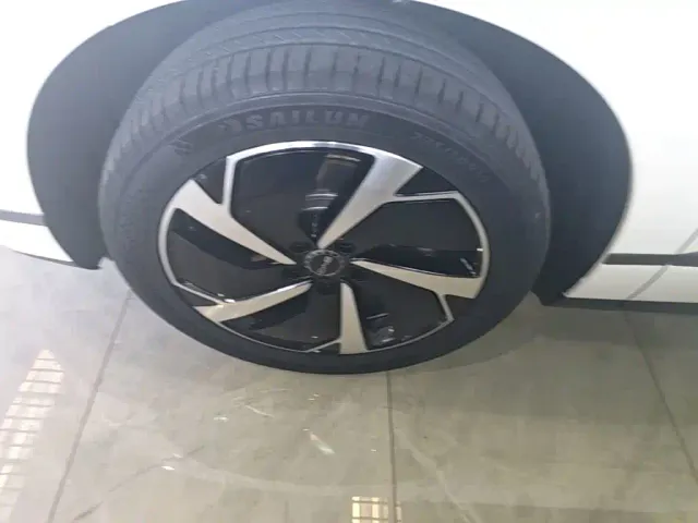 BYD Sealion 06 — Фото автомобиля 22