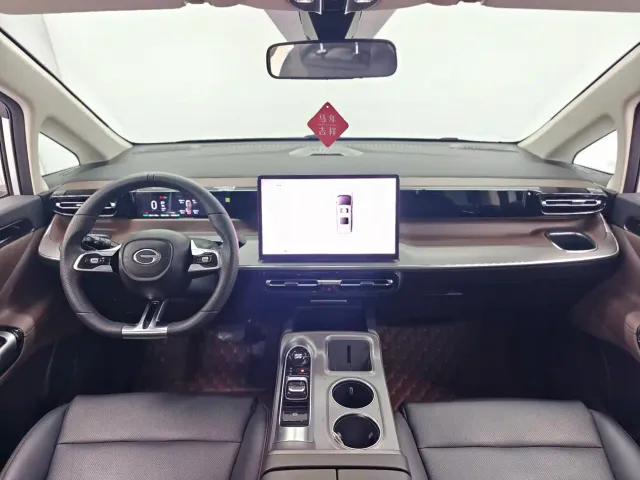 GAC Trumpchi E8 — Фото автомобиля 12