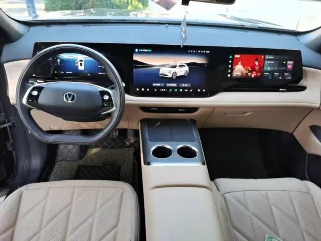 Changan CS75 Plus — Фото автомобиля 9