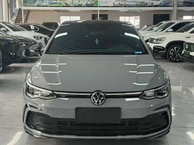 Volkswagen Golf — Фото автомобиля 3