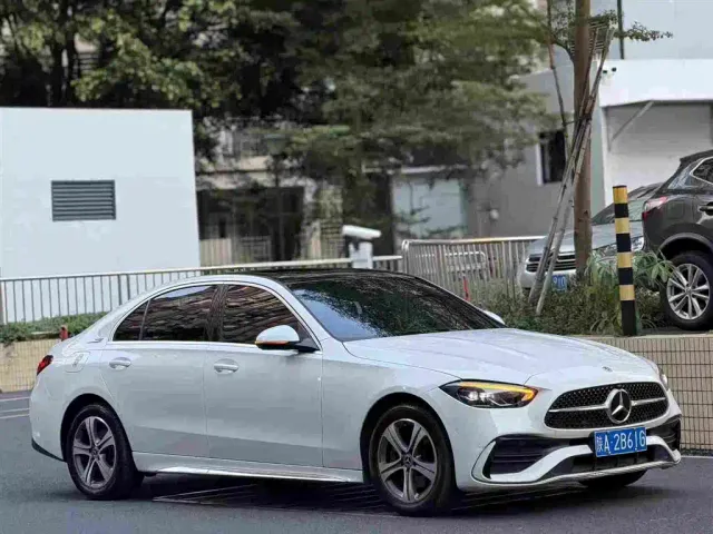 Mercedes-Benz C-Class — Фото автомобиля 2