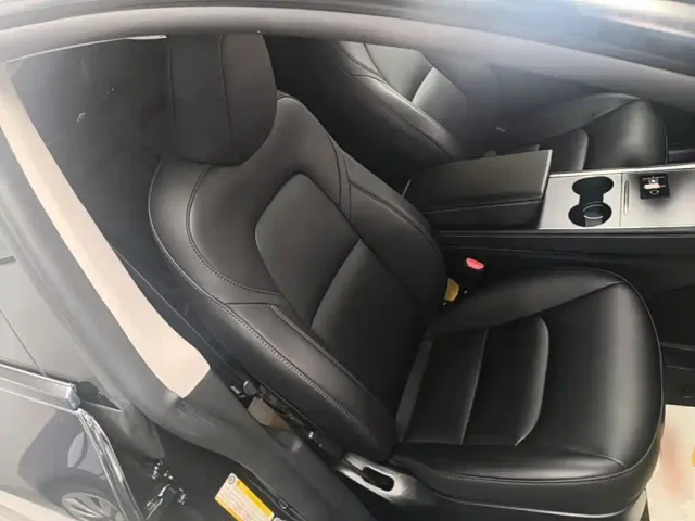 Tesla Model Y — Фото автомобиля 24