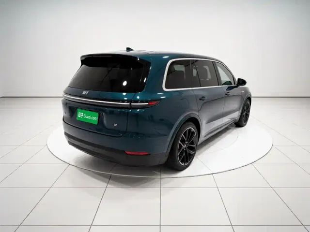 Li Auto L9 — Фото автомобиля 6