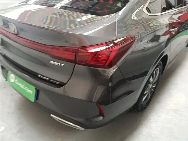 Changan Eado — Фото автомобиля 7