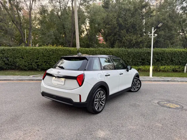 MINI Hatch — Фото автомобиля 5