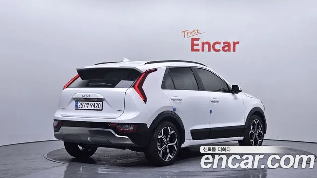 Kia Niro The All New Niro Signature — Фото автомобиля 2
