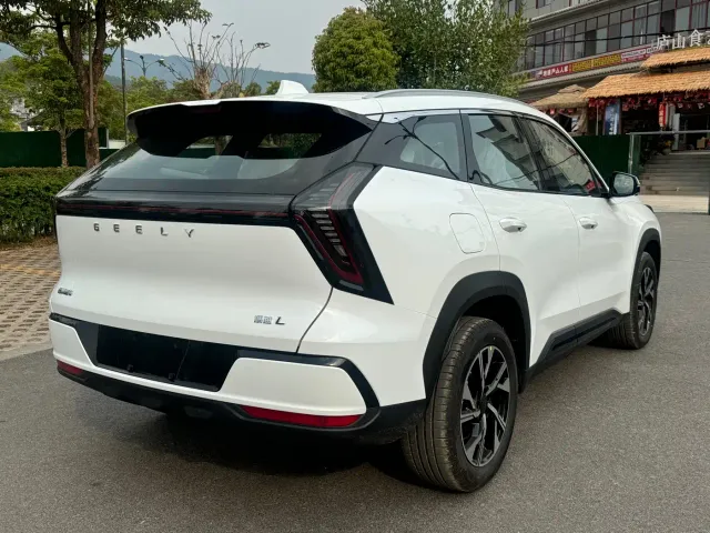 Geely Boyue L — Фото автомобиля 6