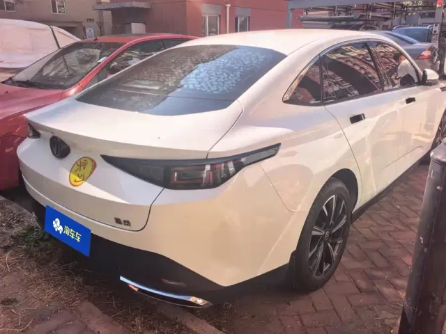 Changan Eado — Фото автомобиля 3