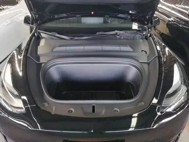 Tesla Model Y — Фото автомобиля 19