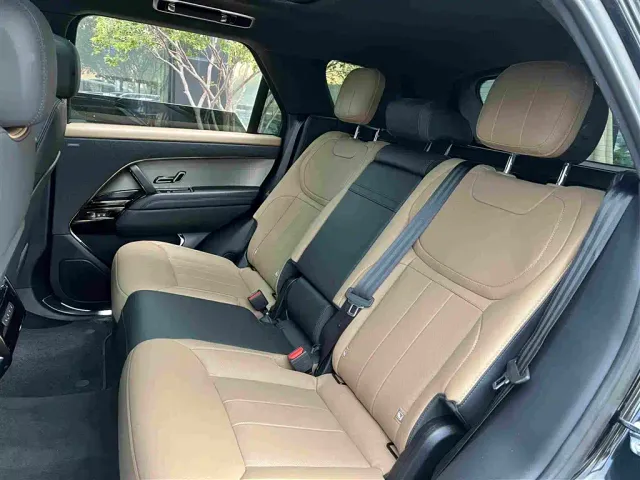 Land Rover Range Rover Sport — Фото автомобиля 6