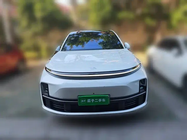 Li Auto L7 — Фото автомобиля 22