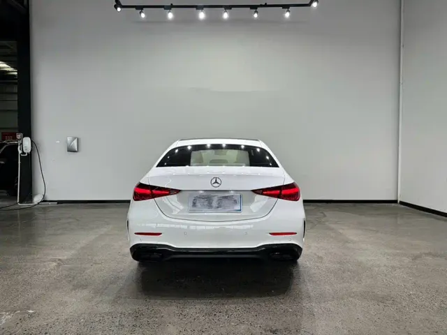 Mercedes-Benz C-Class — Фото автомобиля 12