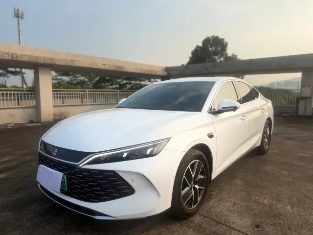 Фотография автомобиля — BYD Qin L