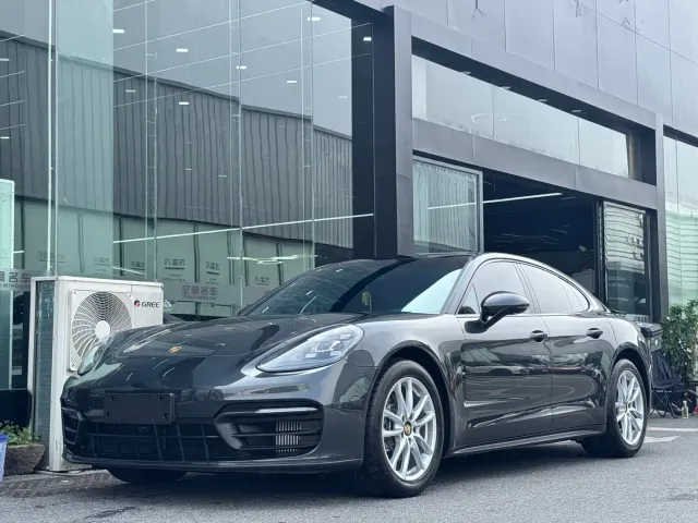 Фотография автомобиля — Porsche Panamera