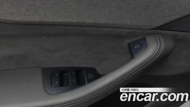 Tesla Model Y — Фото автомобиля 29