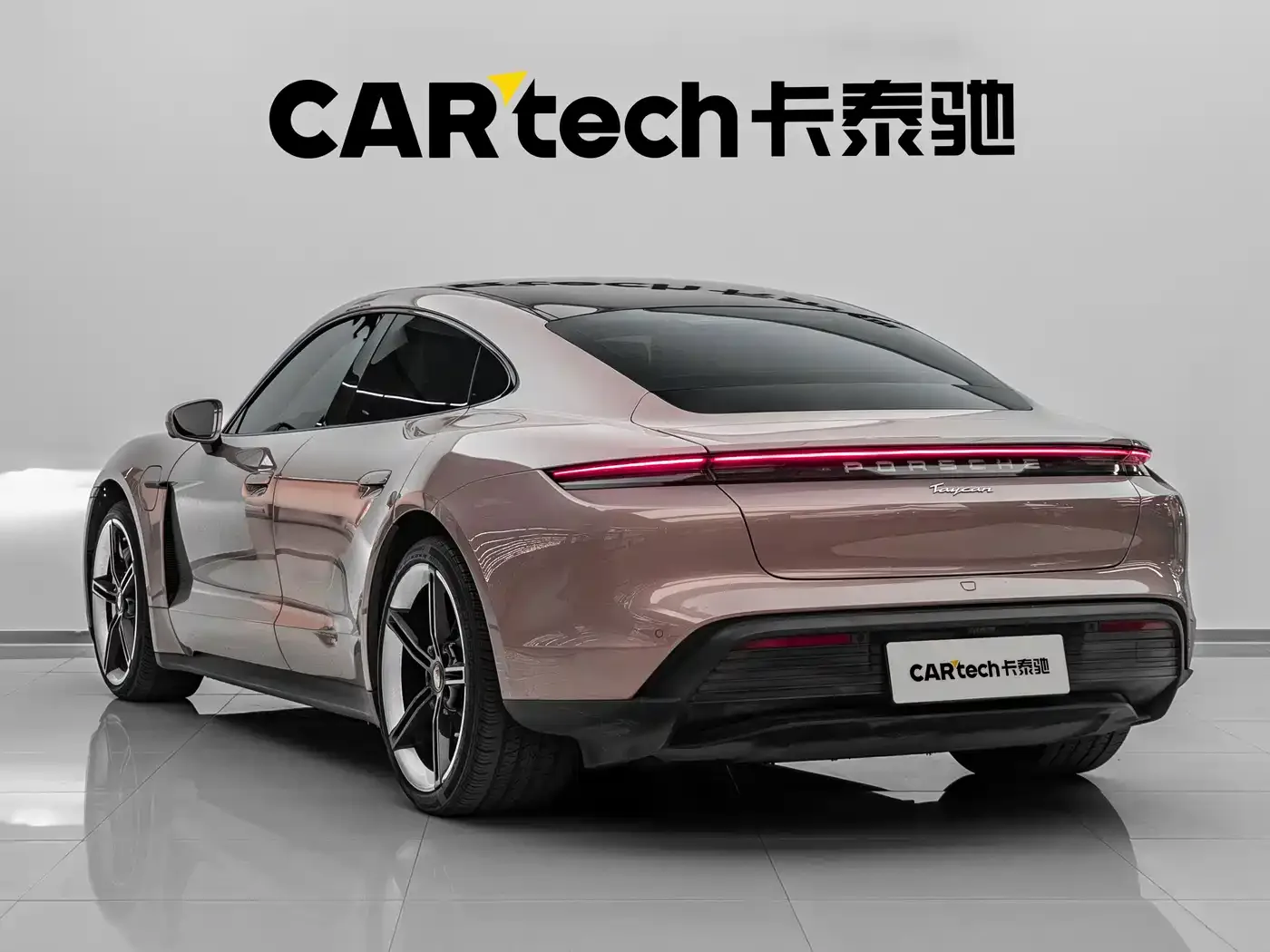 Porsche Taycan 2022 Taycan — Фото автомобиля 5