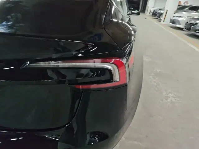 Tesla Model 3 — Фото автомобиля 7