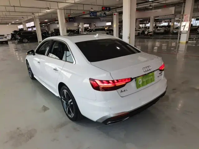 Audi A4L — Фото автомобиля 4