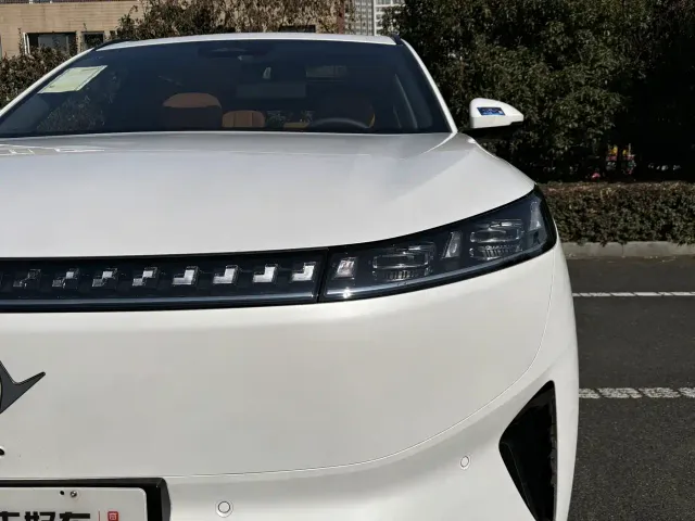 Dongfeng eπ 008 — Фото автомобиля 4