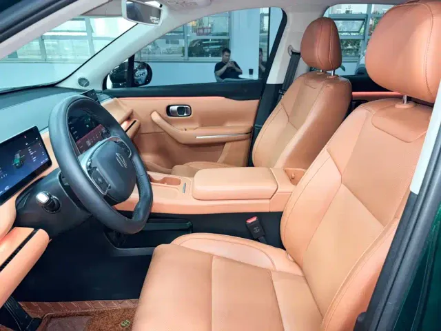 Leapmotor C10 — Фото автомобиля 19