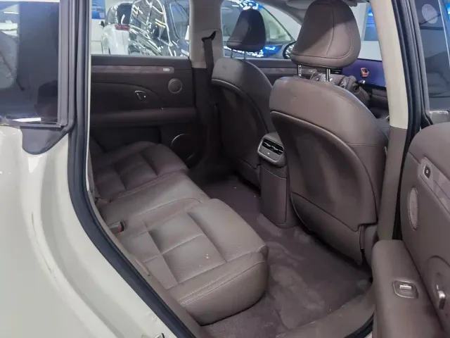 IM Motors LS6 — Фото автомобиля 6