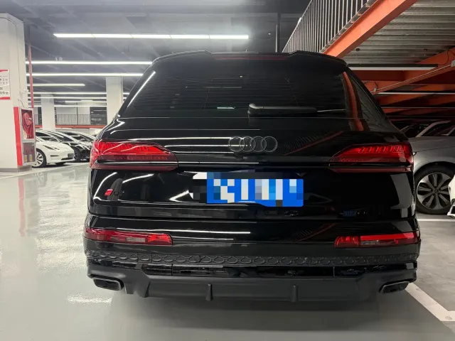 Audi Q7 — Фото автомобиля 17