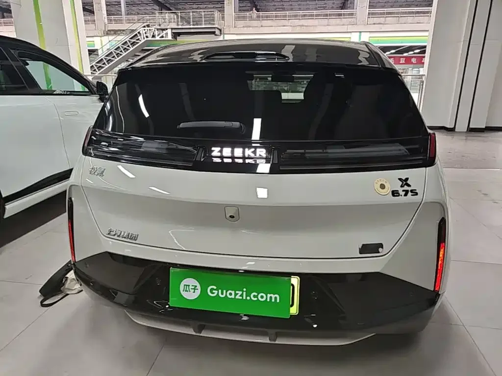 ZEEKR Zeekr X 2023 4WD YOU Edition 5-seater — Фото автомобиля 5