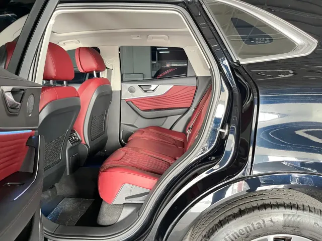 Hongqi HS5 — Фото автомобиля 11