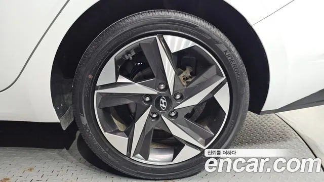 Hyundai Avante CN7 — Фото автомобиля 6
