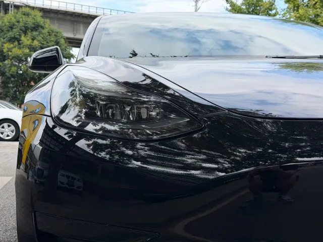 Tesla Model 3 — Фото автомобиля 3
