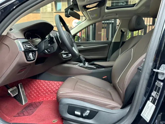 BMW 5 Series — Фото автомобиля 4