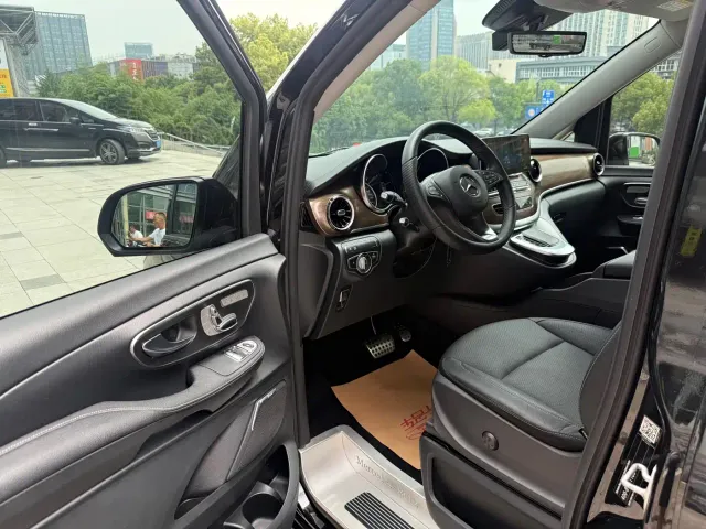 Mercedes-Benz V-Class — Фото автомобиля 9
