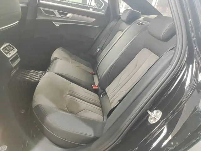 Audi A6L — Фото автомобиля 16