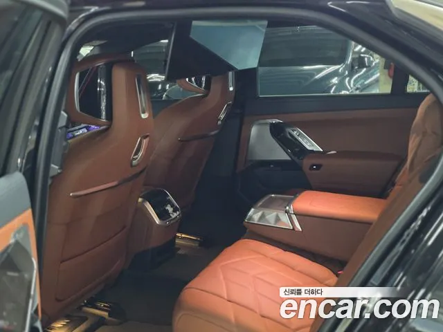 BMW 7-Series 7 серия (G70) 740i xDrive M Sport — Фото автомобиля 8