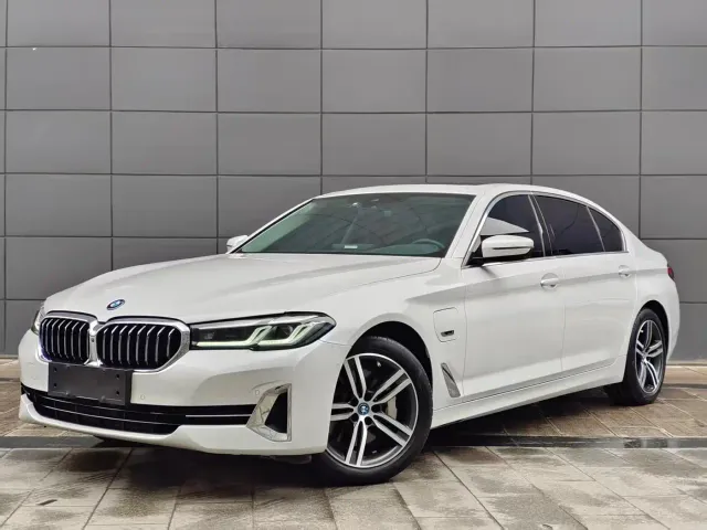 Фотография автомобиля — BMW 5 Series